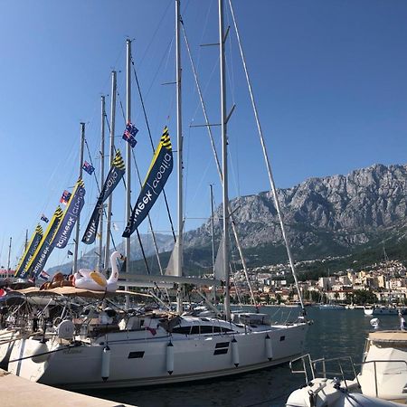 Uzelac Apartment With Pool Makarska Exterior photo