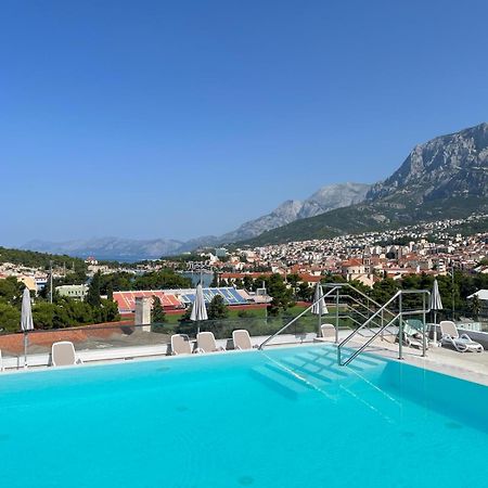 Uzelac Apartment With Pool Makarska Exterior photo