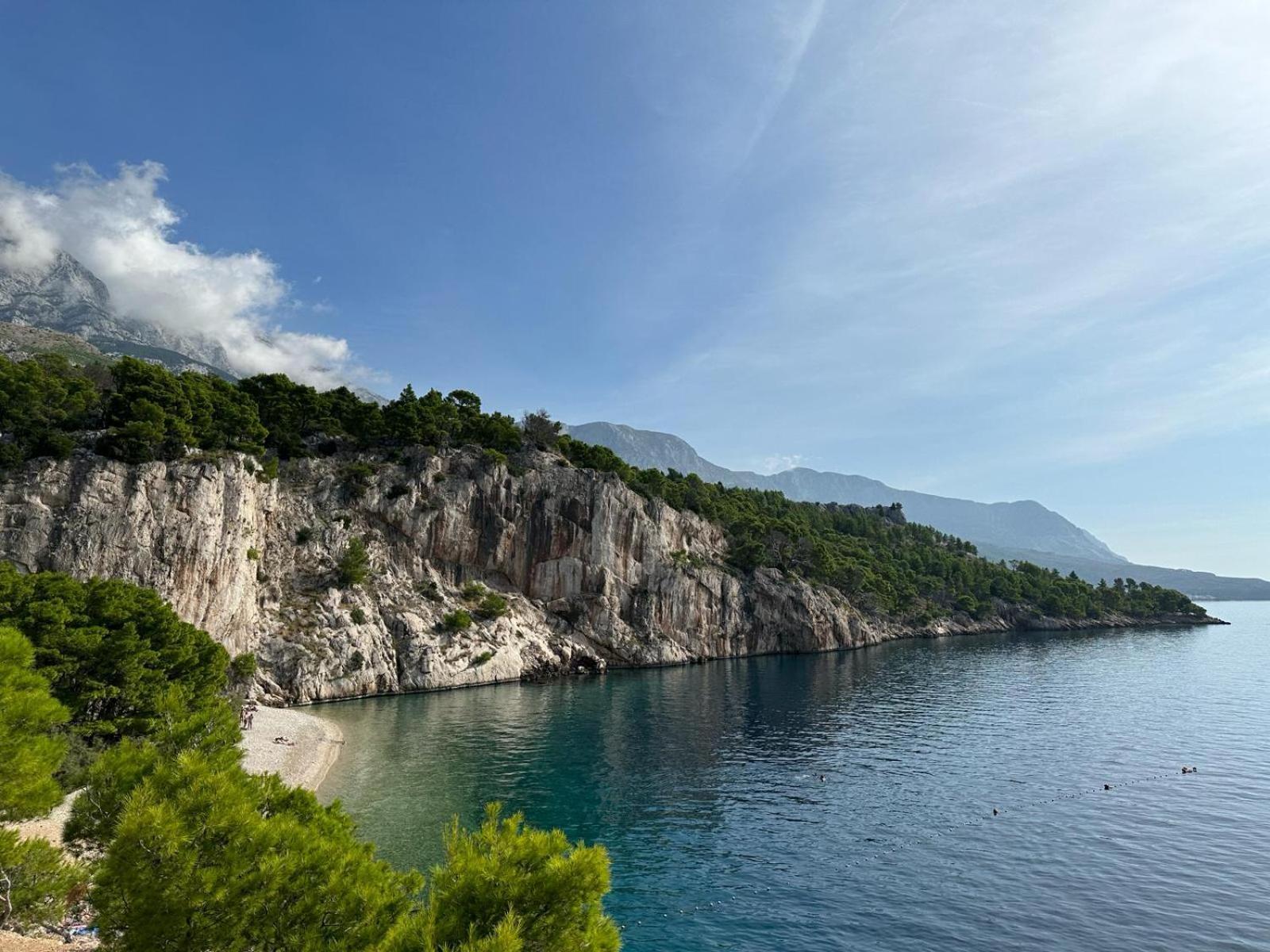 Uzelac Apartment With Pool Makarska Exterior photo